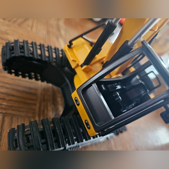 Remote Control Constrution Set - Picture 3 of 13